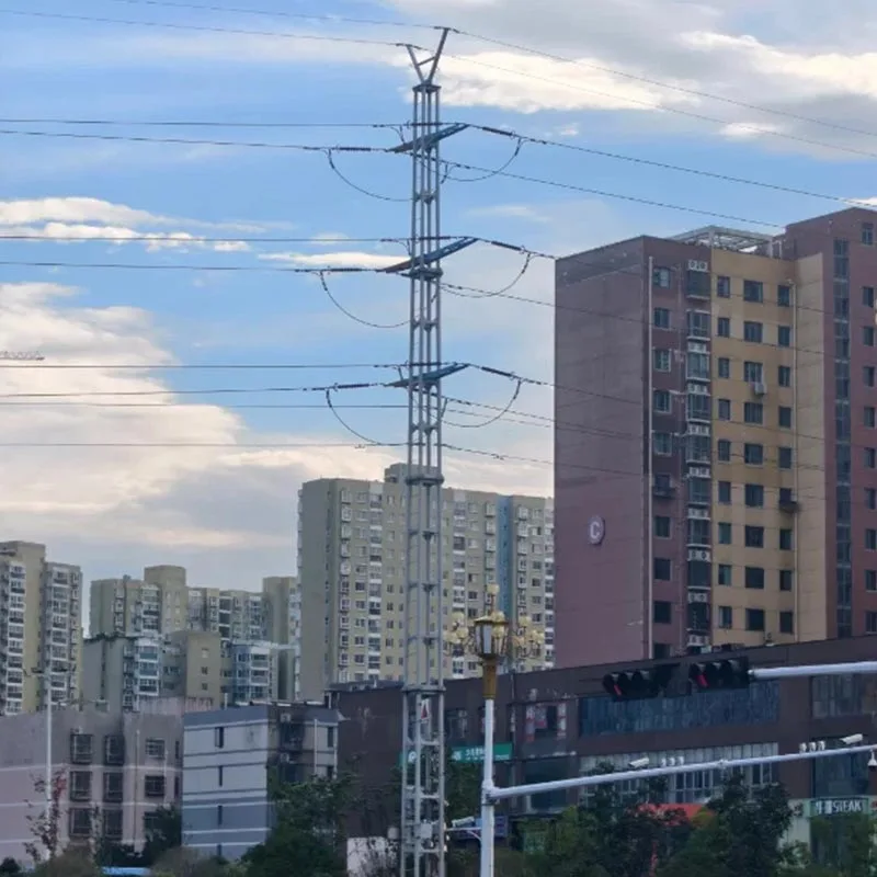 Úhlová ocelová věž přenosového vedení 110 kV